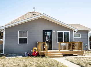 190 N 6th Ave, Burwell, NE 68823