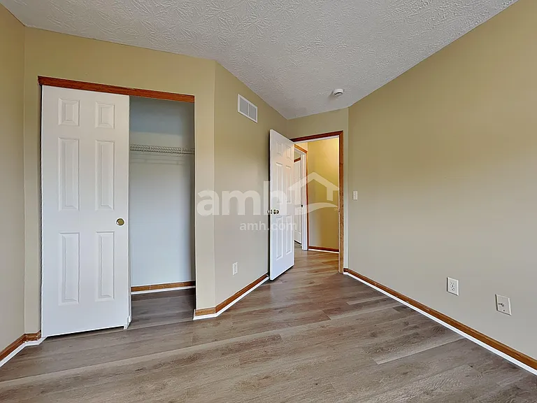 440 Dexter Ct — Photo 13