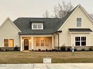 2304 Grand Oak Ln, Southaven, MS 38672