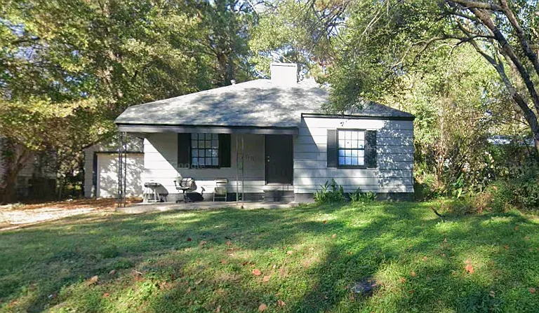 236 Decelle St — Photo 1