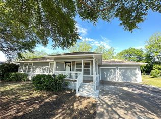 1909 Franklin Ave, Bonham, TX 75418