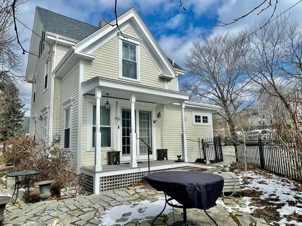 20 Water Street, Vinalhaven, ME 04863