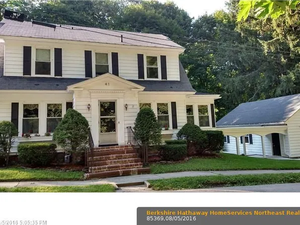 41 Oakland St, Auburn, ME 04210