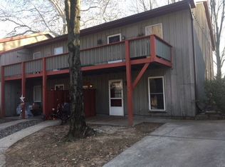 553 Cloverbrook Dr APT 17, Ephrata, PA 17522