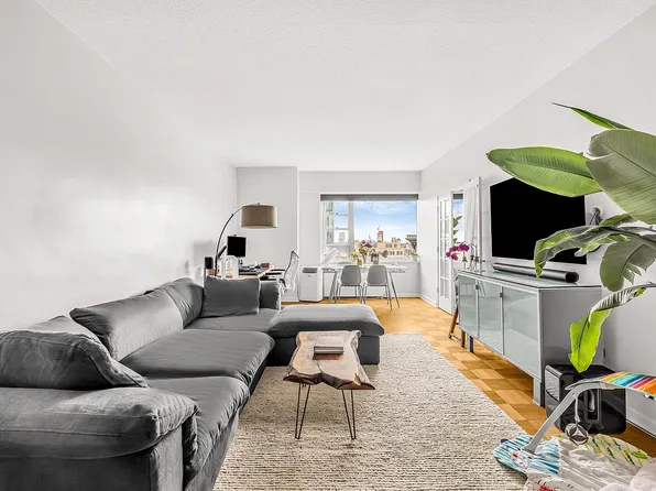 60 E 8th St APT 18N, New York, NY 10003