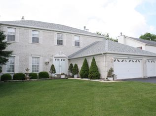 1671 Hartley Dr, Algonquin, IL 60102