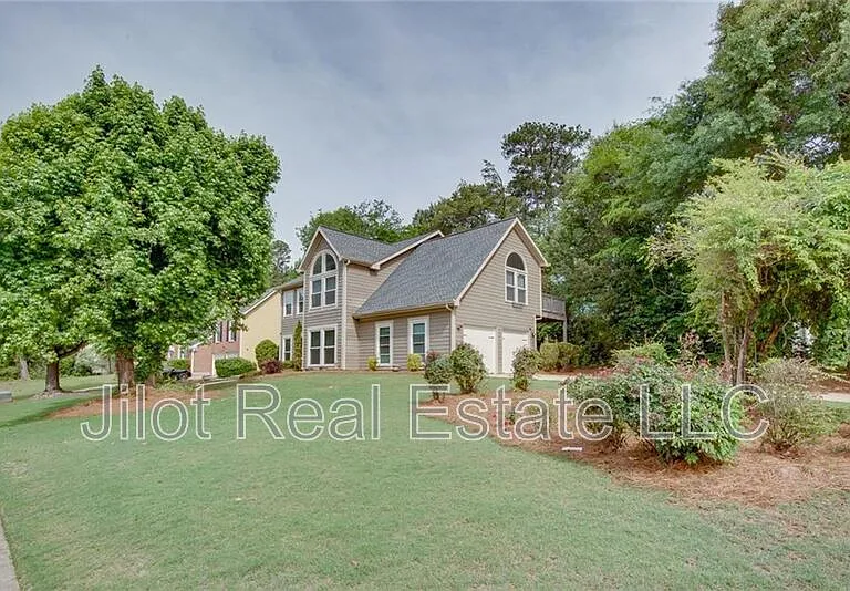 483 Mountain Oaks Pkwy — Photo 2