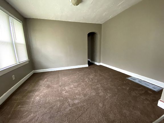 3rd image of 909 N Denny St #909