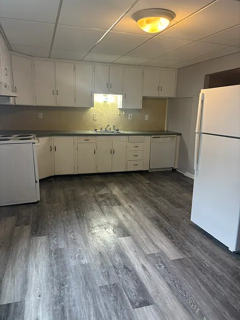 3 bed, 950 sqft, $1,950 — Photo 2