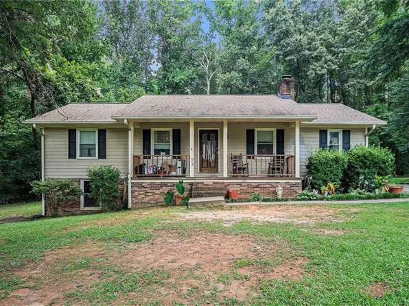 4060 Grove Trl, Loganville, GA 30052