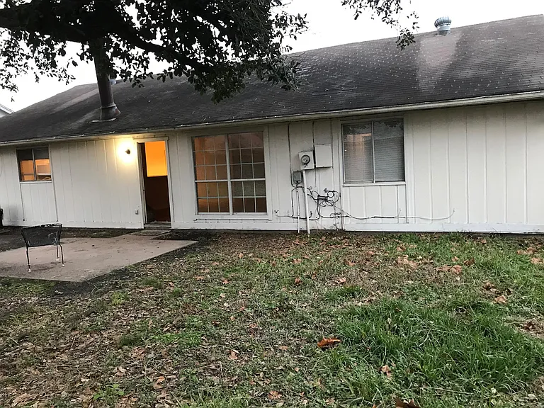 15919 Wingdale Dr — Photo 9