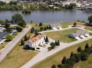 33 Or 35 Cove Dr, Bay City, MI