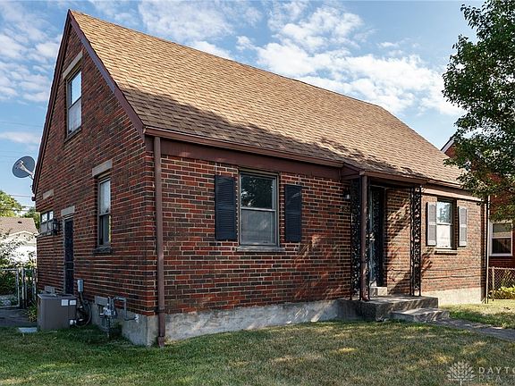 3rd image of 453 Harriet St