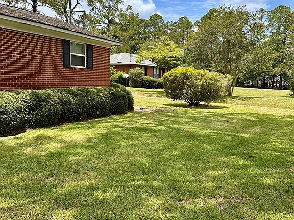 4th image of 2418 Davis Ave