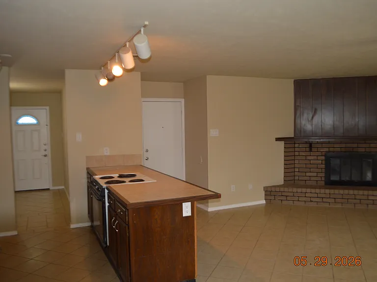 5225 Worley Dr — Photo 4