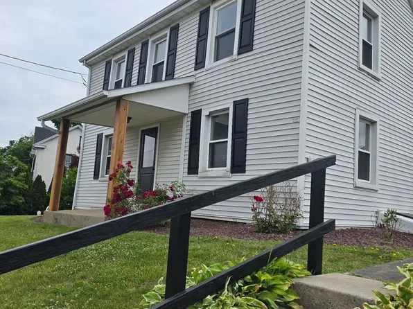 951 Old Swede Rd, Douglassville, PA 19518
