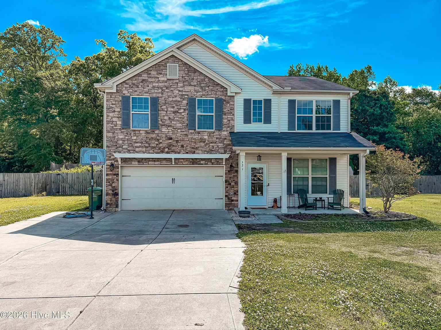 4 bed, 2.5 bath, $1,900 — Photo 1