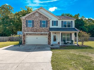 521 Shelmore Ln, Jacksonville, NC 28540