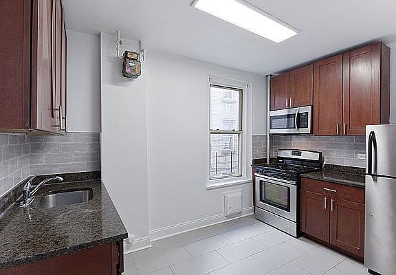 2nd image of 540 W 180th St APT 25