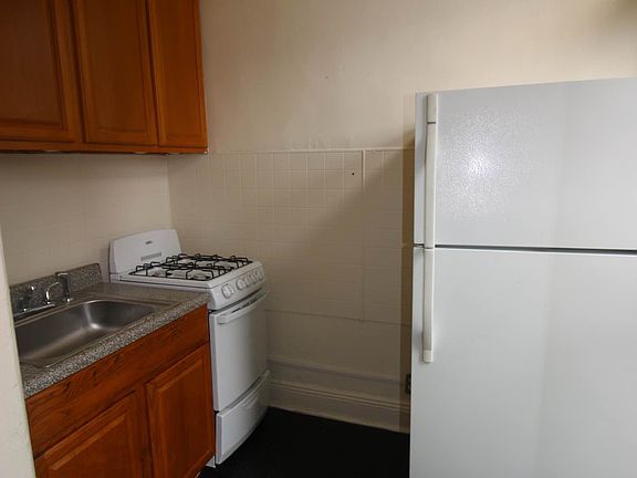 4th image of 33 Brevoort Pl APT 2F
