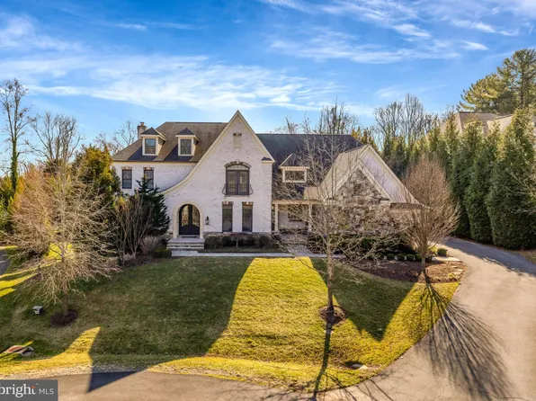 1053 Harrison Garrett Ct, Great Falls, VA 22066