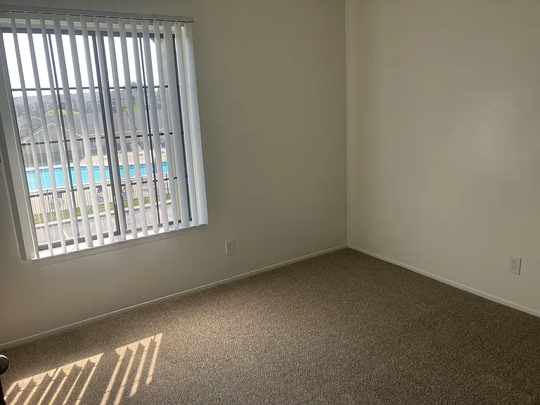 Windsor Place Apartments — Photo 154