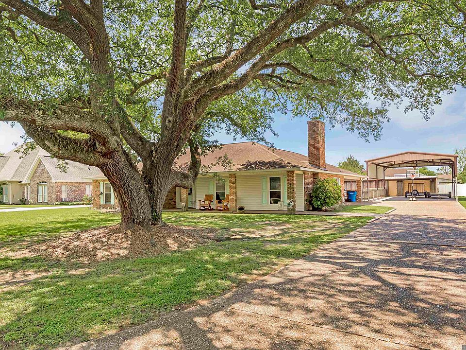 1st image of 419 Pecan Ave