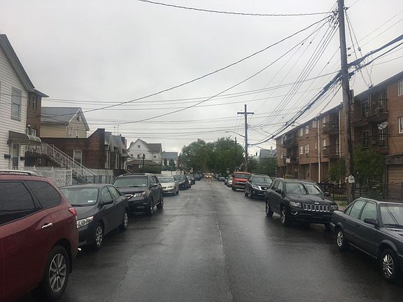 5th image of 1120 E 93rd St