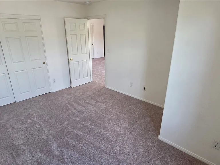 3358 Hillside Garden Dr — Photo 40