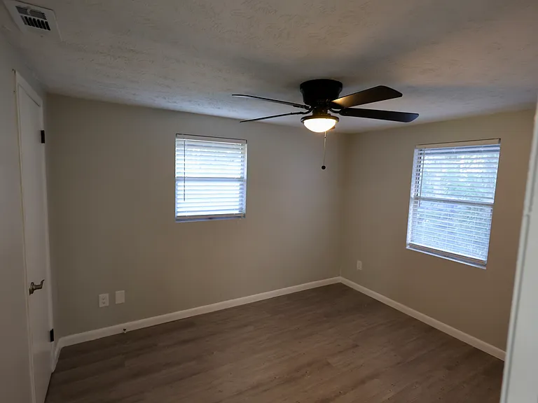 617 Crill Ave — Photo 6