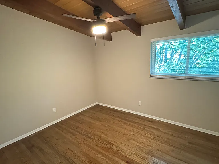 605 S Kirkwood Rd #D — Photo 10