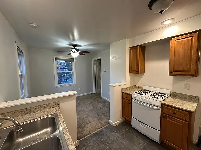 3013 Glendale Ave — Photo 5