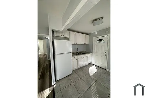 1611 W 34th St Photo 1