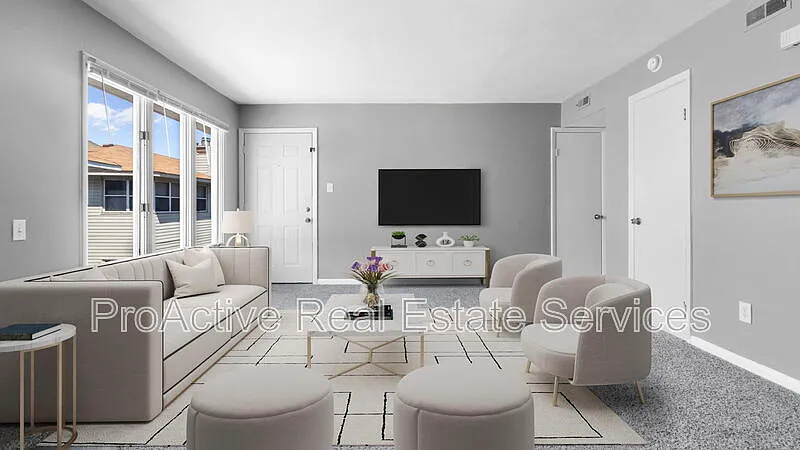 2 bed, 1.0 bath, 938 sqft, $1,795 — Photo 1