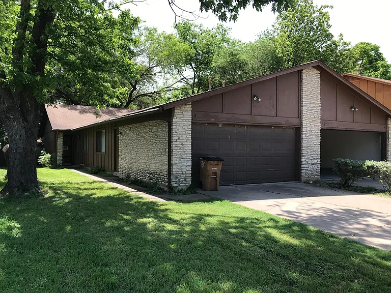10405 Golden Meadow Dr #B — Photo 1
