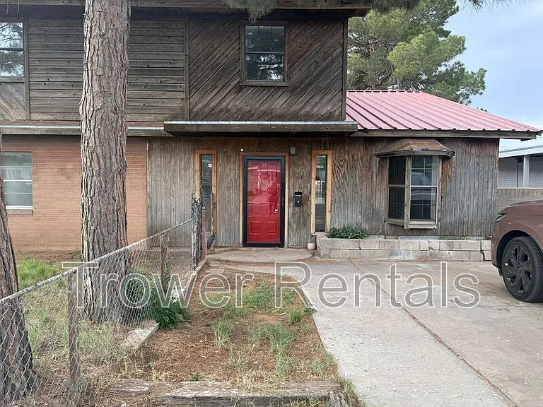 406 San Jacinto St — Photo 32