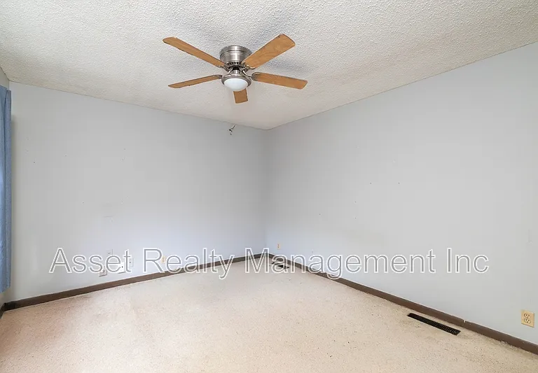 9124 Woodpark Ln NW #D — Photo 14