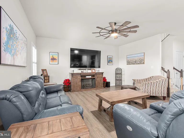 6427 Hawkeye Dr — Photo 51