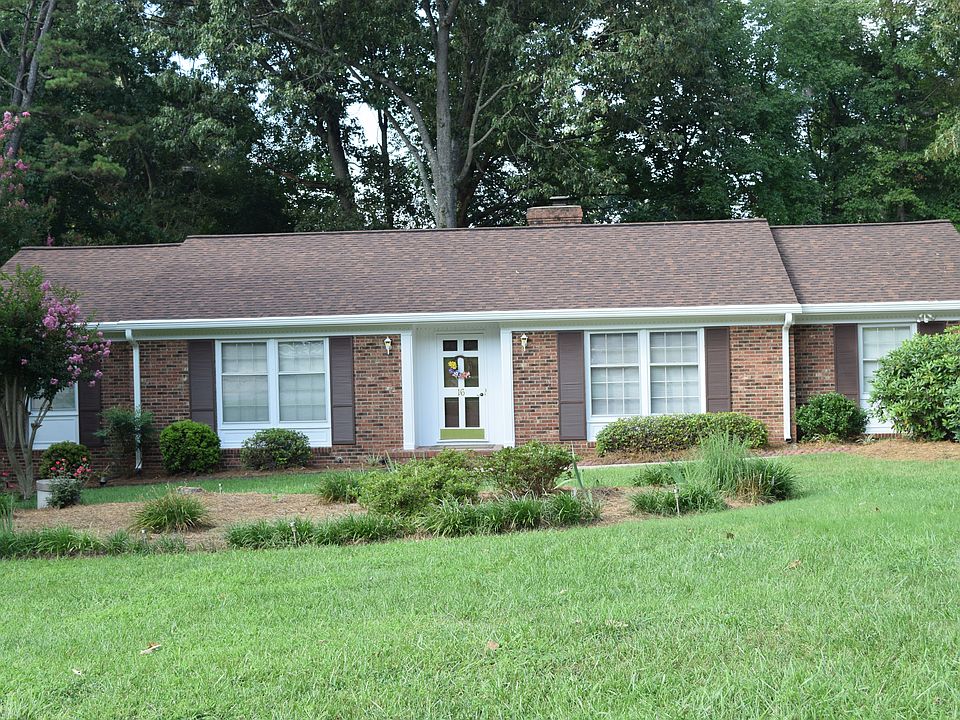 1st image of 16 Hastings Cir