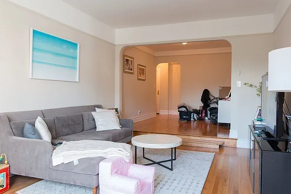 Rented by Waldstar Real Estate LLC | media 19