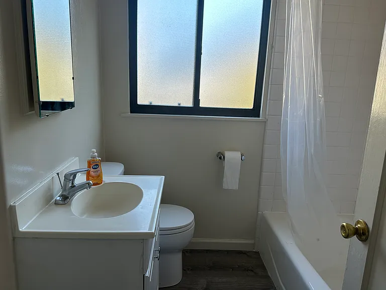 1030 Clay St — Photo 8