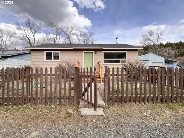 246 N Humbolt St, Canyon City, OR 97820