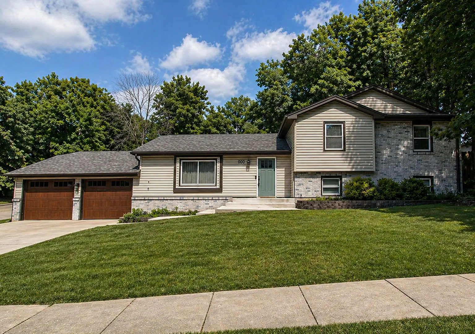 Modern 4bd Home - Fully Furnished Utilities Included — Photo 1