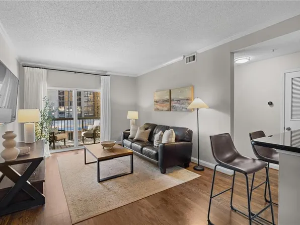 1074 Peachtree Walk NE Unit B301, Atlanta, GA 30309
