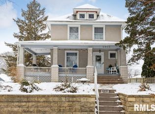 2802 Iowa St, Davenport, IA 52803