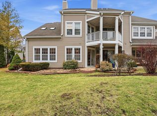 352 Kildare Ct #352, Carol Stream, IL 60188