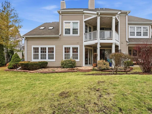 352 Kildare Ct #352, Carol Stream, IL 60188