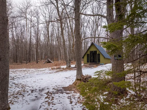 61128 S Fleming Loop, Askov, MN 55704