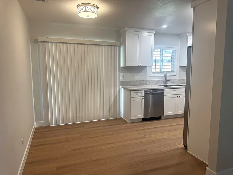 4950 Hancock St — Photo 7