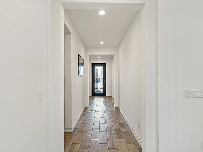 10997 N Hershey St — Photo 21